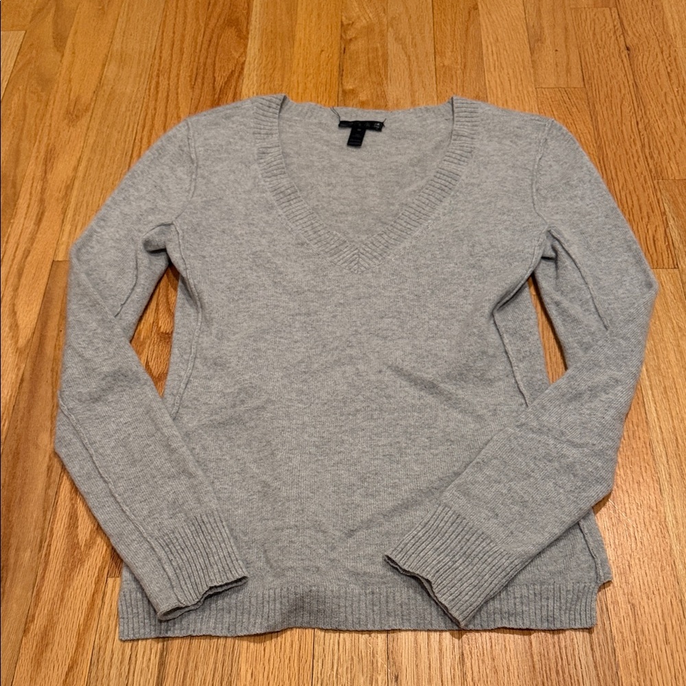 Aqua Light Gray V-Neck Cashmere Sweater